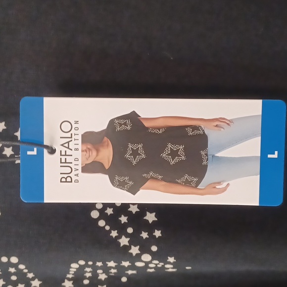 NEW BLOUSE - Picture 3 of 5